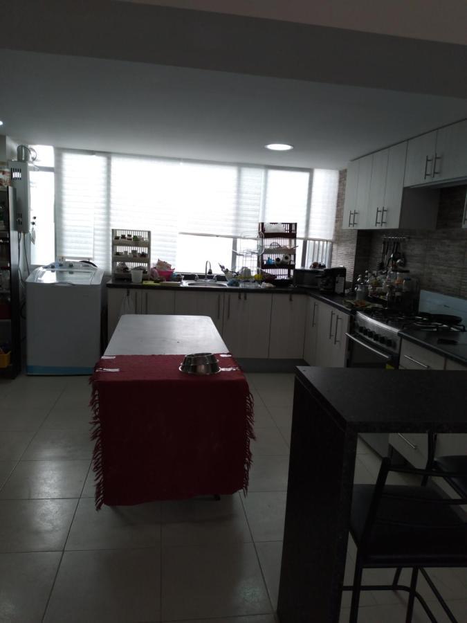 Charming Sunny Bedroom Overlooking Beautiful Amsterdam Avenue In Best Condesa Area Cidade do México Exterior foto