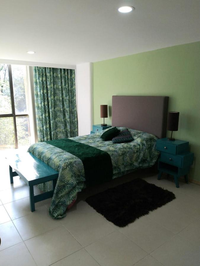 Charming Sunny Bedroom Overlooking Beautiful Amsterdam Avenue In Best Condesa Area Cidade do México Exterior foto