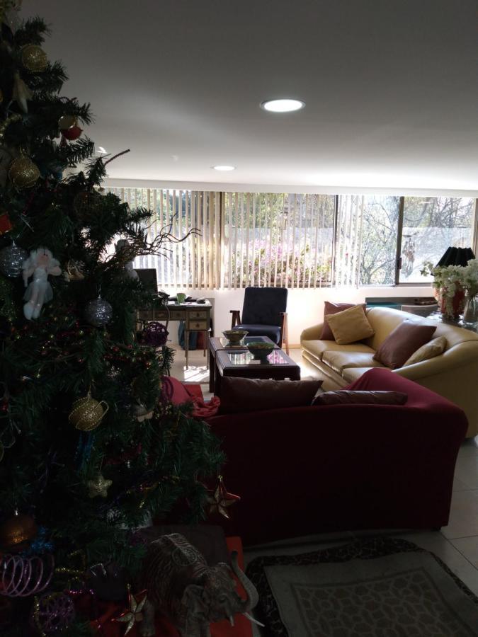 Charming Sunny Bedroom Overlooking Beautiful Amsterdam Avenue In Best Condesa Area Cidade do México Exterior foto