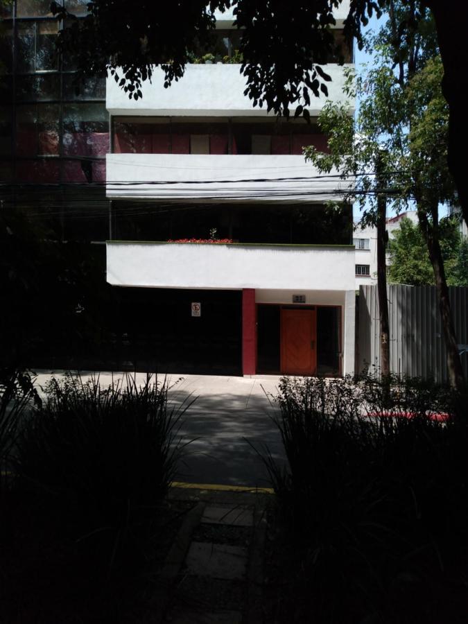 Charming Sunny Bedroom Overlooking Beautiful Amsterdam Avenue In Best Condesa Area Cidade do México Exterior foto